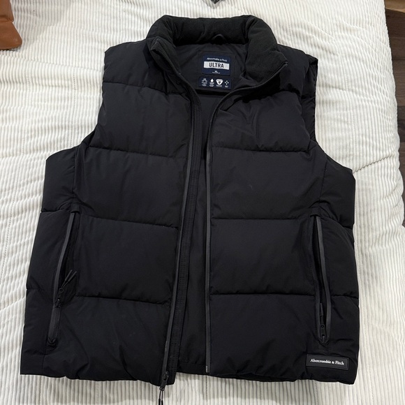 Abercrombie & Fitch Other - Abercrombie & Fitch Men's Black Quilted Vest